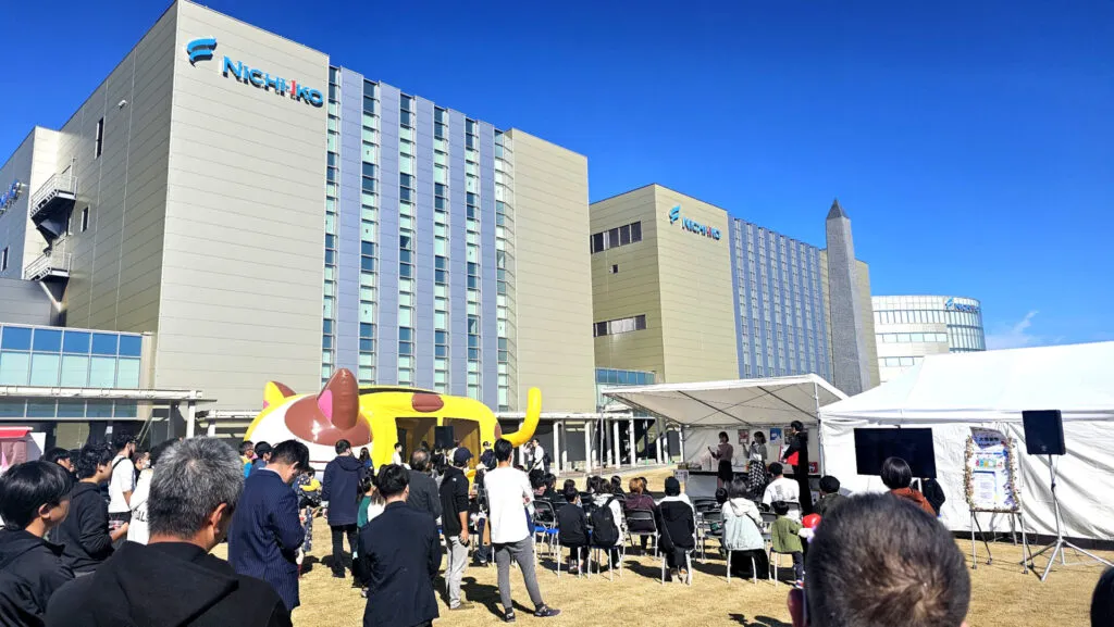 富山県での屋外イベントで出張マジックショー