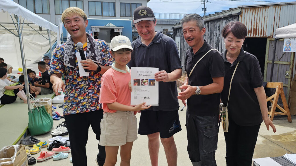 暮匠の住宅展示会で実感!アットホームな10周年感謝祭レポート【富山県砺波市】 4 マジシャンコンプレッサーが抽選会の司会