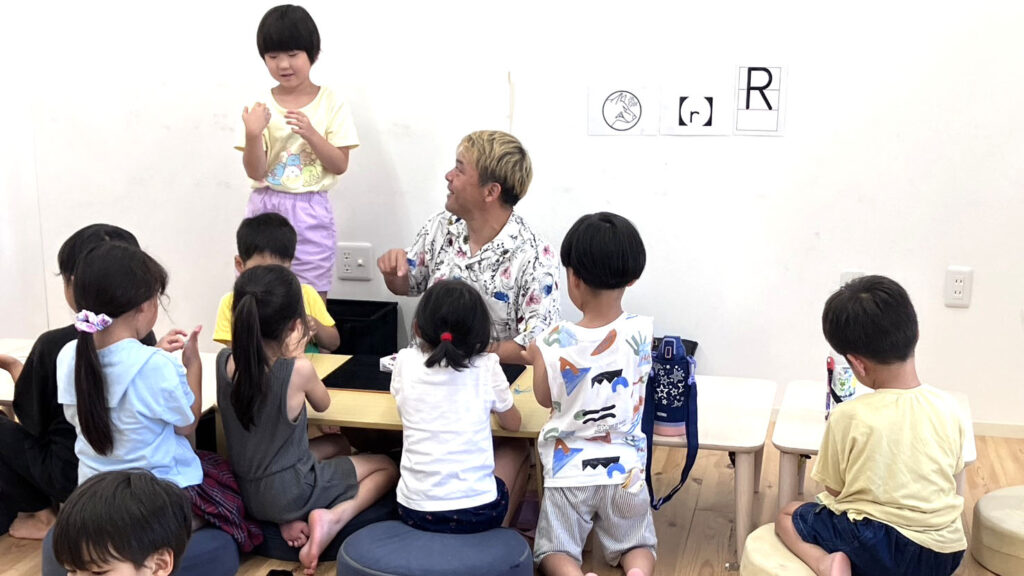 高岡市の学童保育で定期開催中!子どもとつくるマジックイベントの魅力とは? 4 高岡市の学童保育で定期開催中!子どもとつくるマジックイベント