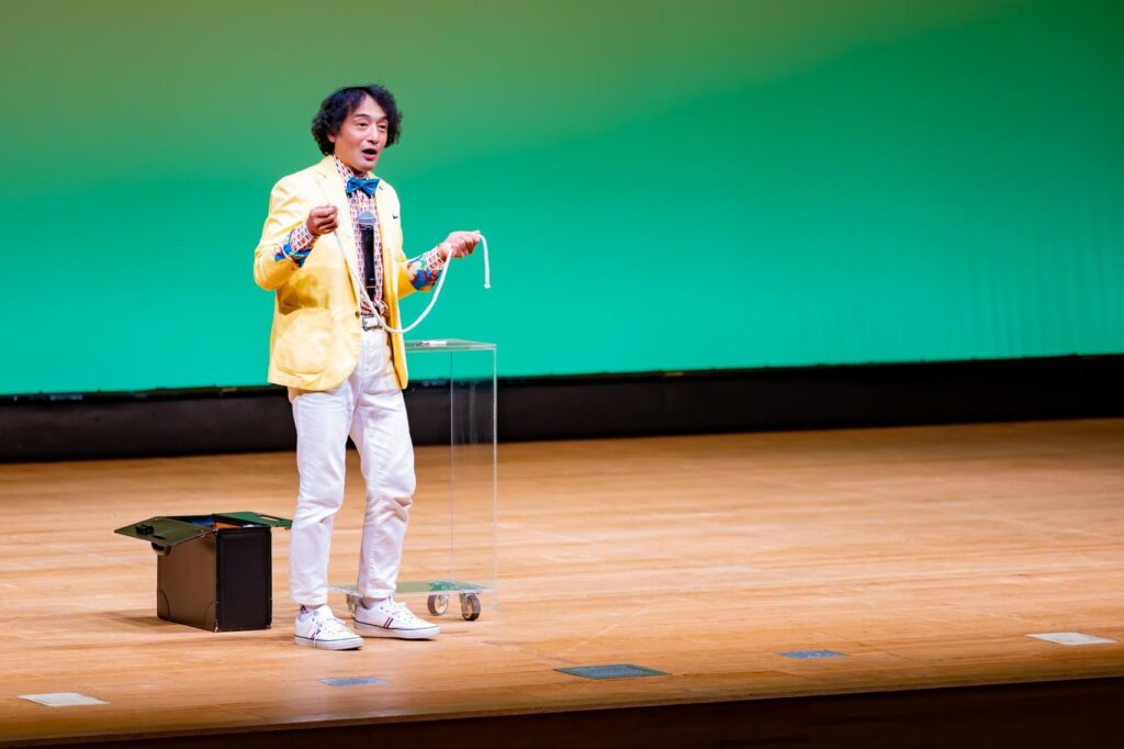 富山出身のマジシャン　ともやん