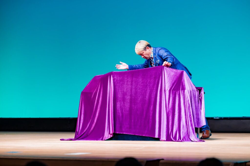 富山出身のマジシャン　コンプレッサー