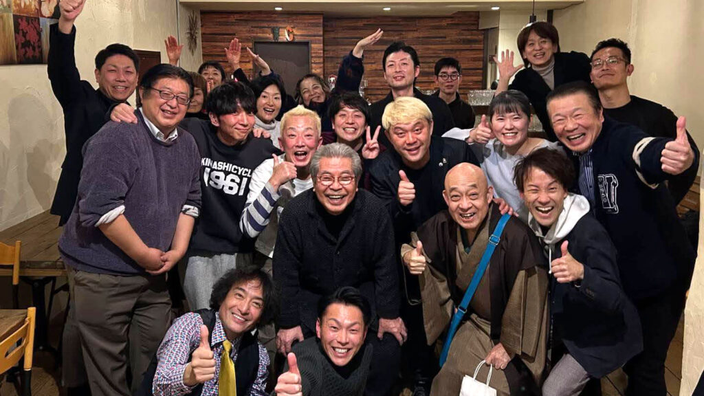 てるてる亭出演者集合写真立川志の輔師匠と、富山出身芸人