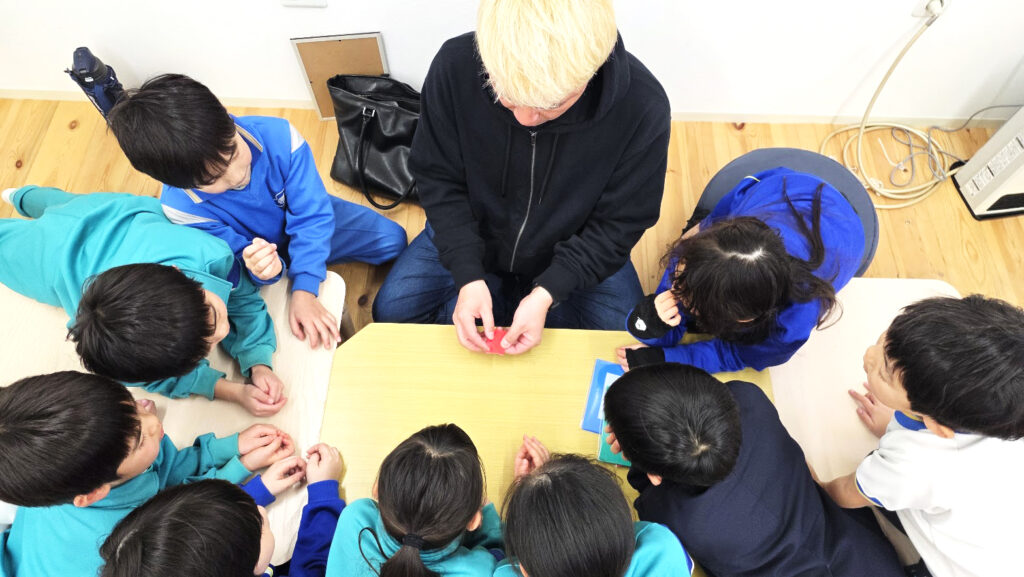 学童保育で折り紙マジック!工作で見つけた、あの子の意外な一面 6 学童保育で折り紙マジック