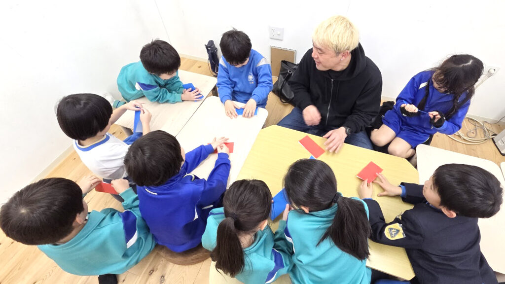 学童保育で折り紙マジック!工作で見つけた、あの子の意外な一面 1 学童保育で折り紙マジック
