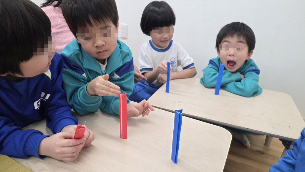 学童保育で折り紙マジック!工作で見つけた、あの子の意外な一面 4 学童保育で折り紙マジック