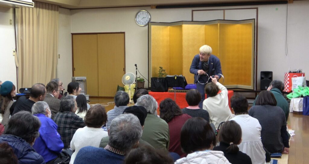 羽咋市演芸会でマジックショー