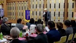 トランプ一つで、35分間たっぷりとお楽しみいただきました。